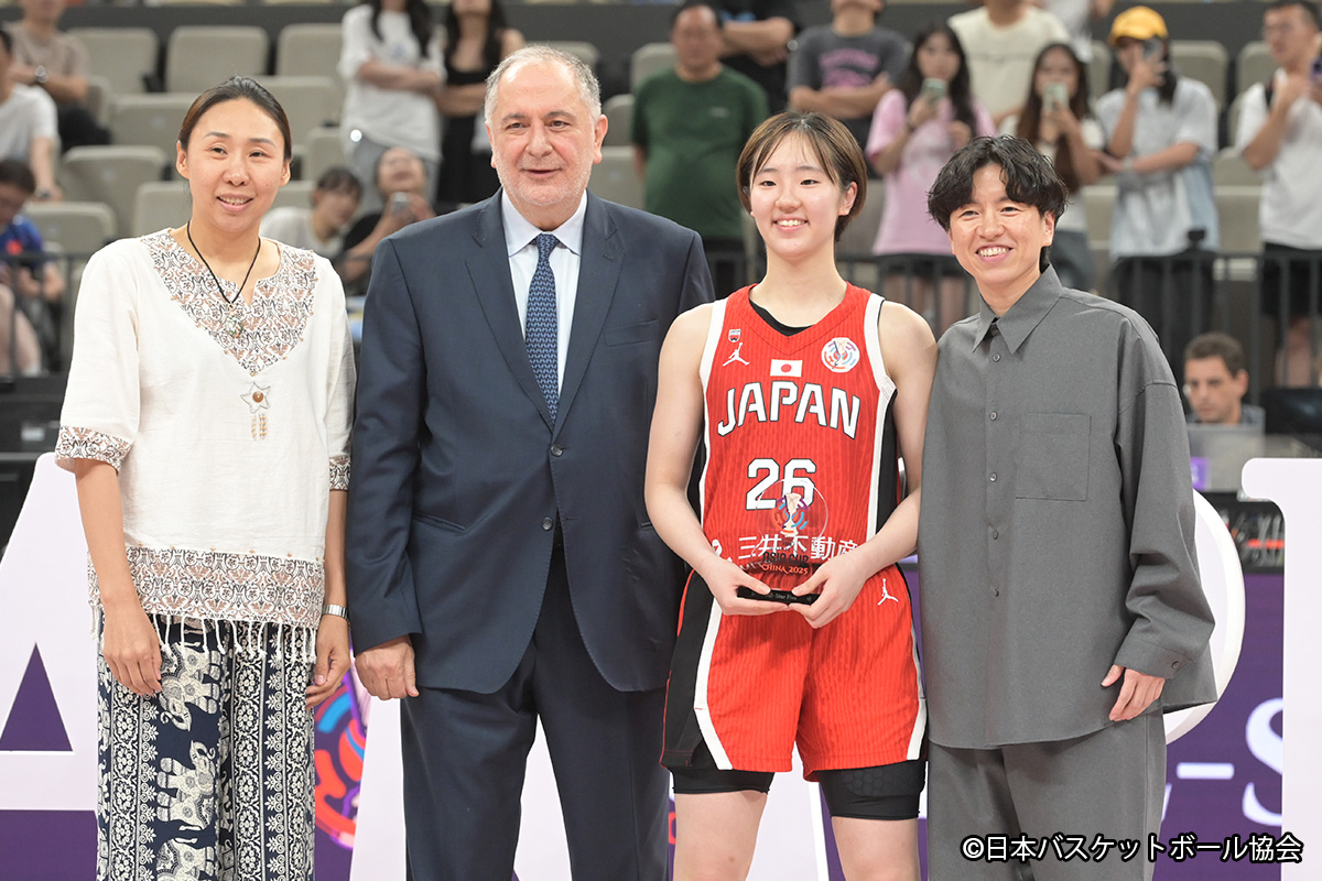 JAPAN_JBA's tweet photo. #AkatsukiJapan 女子日本代表
🏆FIBA女子アジアカップ2025
［決勝］
日本🇯🇵79-88🇦🇺 オーストラリア
📺フジテレビ地上波（録画放送：7月21日26:45〜）

📝今後が楽しみな準優勝。田中こころ選手はオールスターファイブ受賞
https://t.co/x4yWylQrtS

「会場でも日本からもたくさんのご声援ありがとうございました。優勝できず、本当に悔しい結果は申し訳なく感じています。しかし、今後の女子日本代表にぜひご期待ください。さらにエキサイティングなバスケをお見せできるようにします」コーリー・ゲインズHC

#バスケ #日本一丸 #AsiaCupWomen