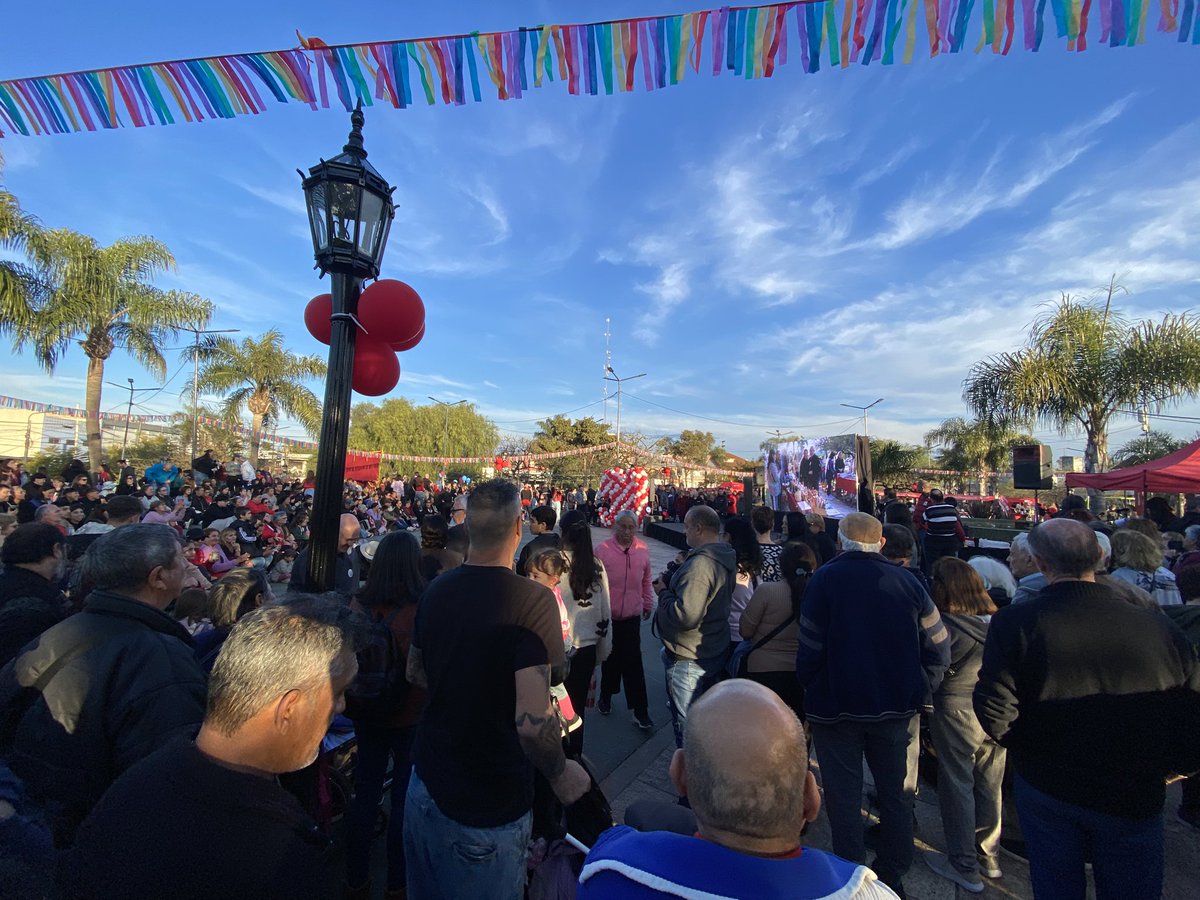 SBAElTalar's tweet image. EL TALAR
🇦🇷 Con la presencia del intendente @ZamoraJulio , así se vivió hoy el festejo por el 90º aniversario de la ciudad de El Talar. ¡Felicidades!
#SomosElTalar
#SomosBuenosAires