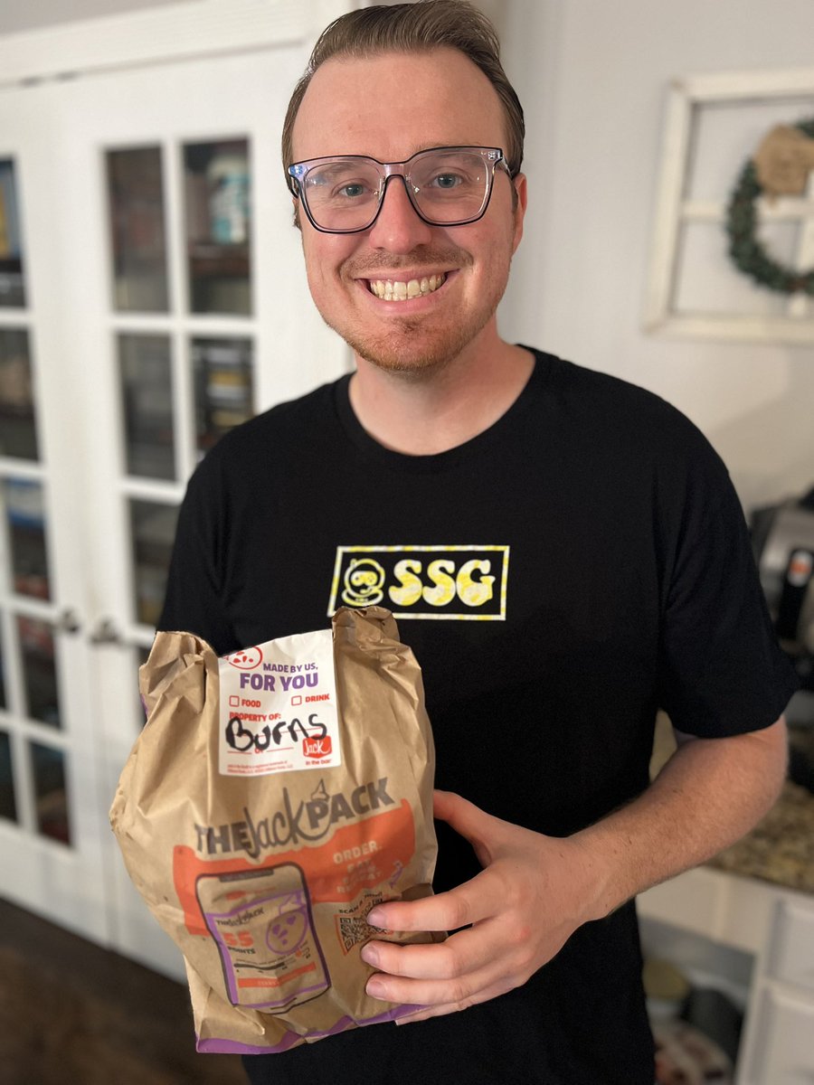 Potthoff's tweet image. My man @LEGIQN just surprised me with @JackBox!!
Thank you - movie night just got that much better. I’ll never forget my DoorDash delivery driver asking if I was “Burns” 😂😂