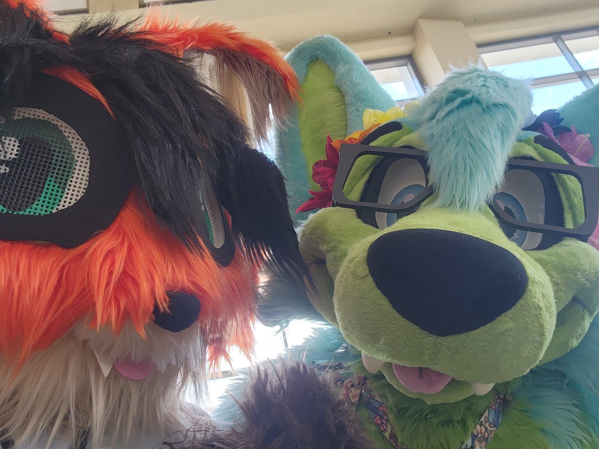 V3rdant_TW's tweet image. More pics from the last day!

#ConnectiCon #furry #fursuit #Pokemon