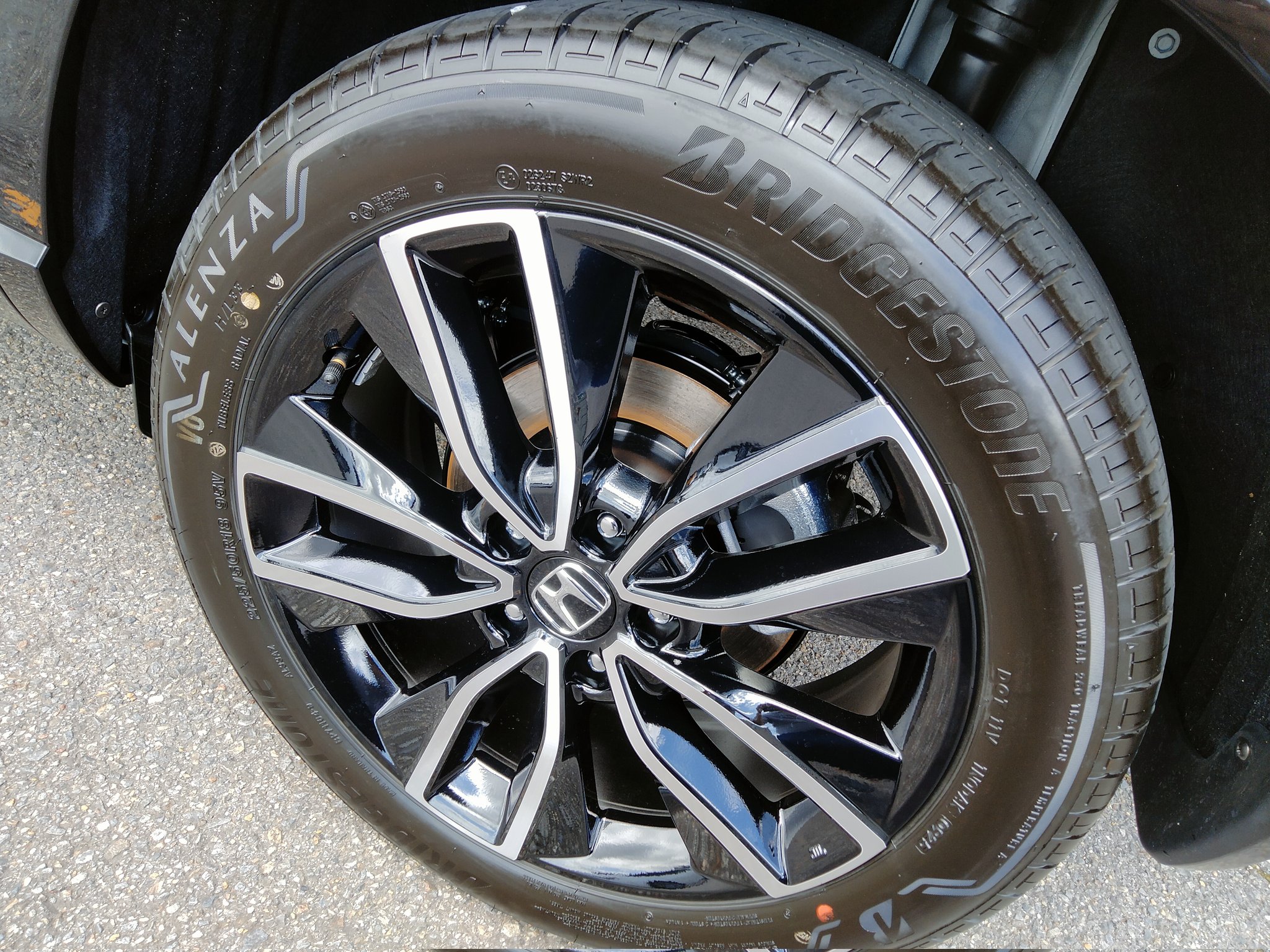 新車外し　ブリヂストン ALENZA 225/50R18 BRIDGESTONE ALENZA LX100 225/50R18 95V | タイヤの通販 販売と