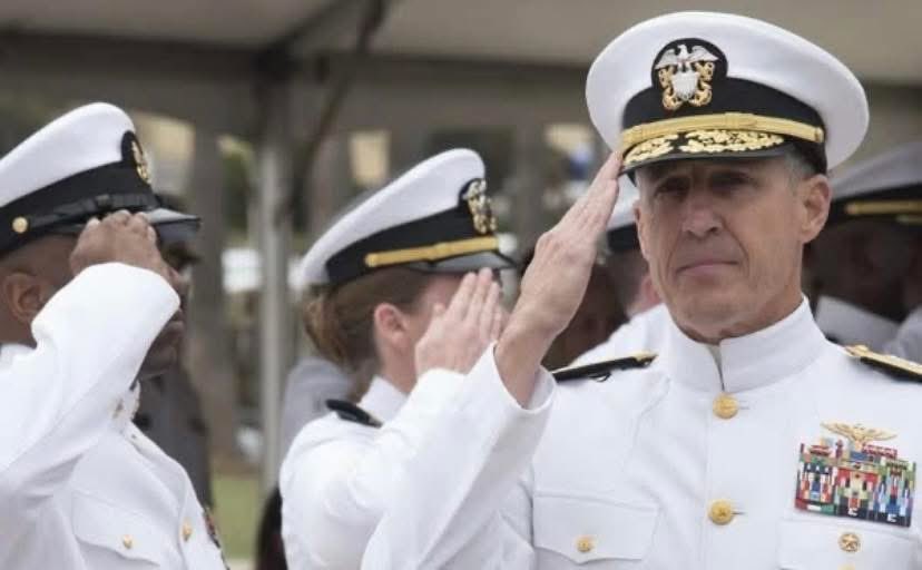 koehler17057's tweet photo. Adm. Samuel J. Paparo, commander, U.S. Pacific Fleet, congratulates me upon assuming command of U.S. 3rd Fleet during a change of command ceremony on Naval Base Point Loma. I relieved Vice Adm. Scott D. Conn, center, as commander, U.S. 3rd fleet. https://t.co/n6P7wtFgsl