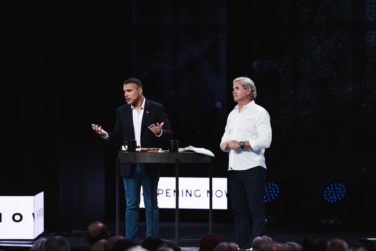 beholdisrael's tweet image. It was an honor to speak today at all three services at Calvary Chapel Chino Hills. Thank you to my dear friend, Pastor Jack, for having me for another installment of their Happening Now series.
In an era when confusion is on the rise—even within the Church—we opened the…
