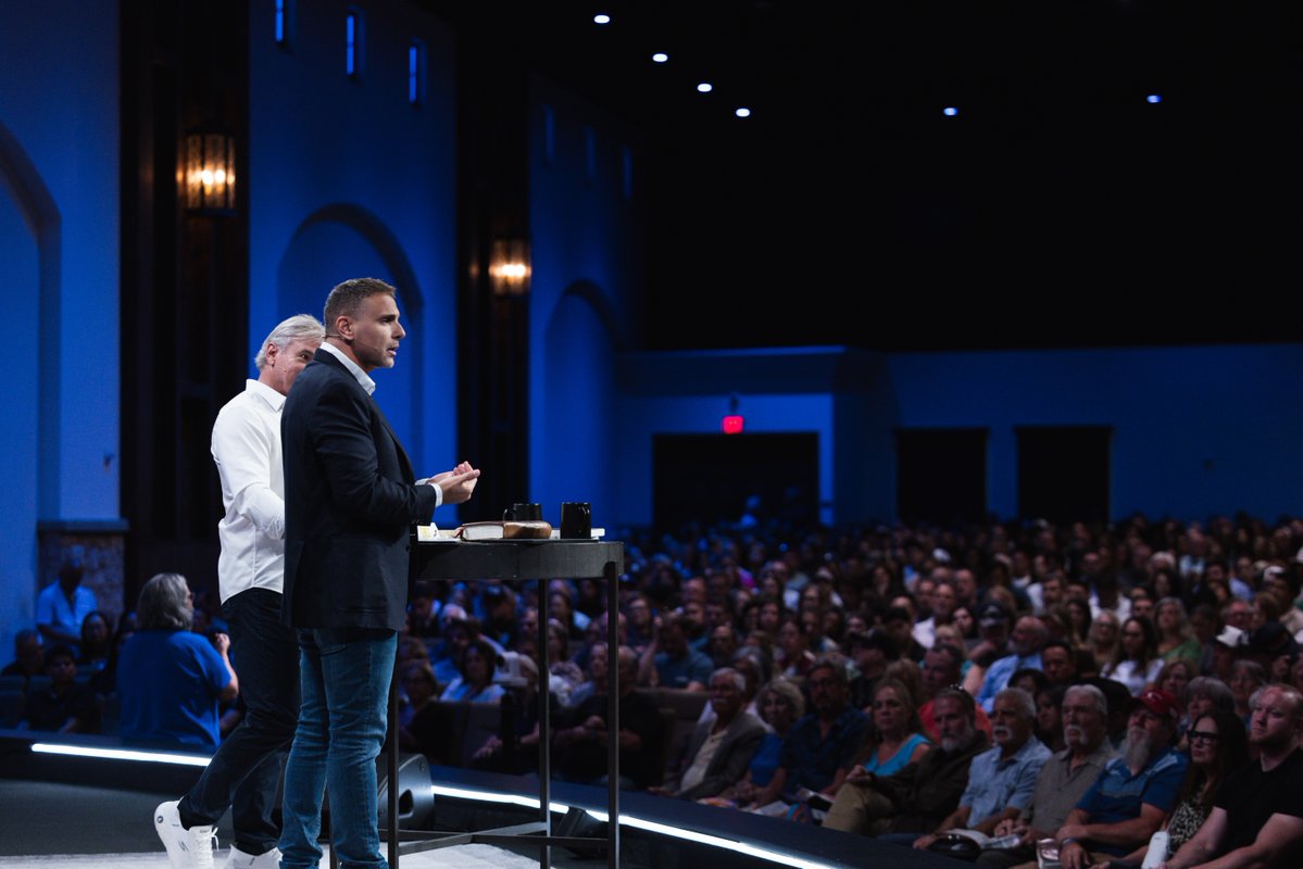beholdisrael's tweet image. It was an honor to speak today at all three services at Calvary Chapel Chino Hills. Thank you to my dear friend, Pastor Jack, for having me for another installment of their Happening Now series.
In an era when confusion is on the rise—even within the Church—we opened the…