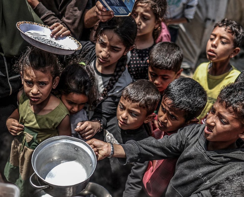 Dr_AmerZeidan's tweet image. History will never forget this pre-meditated starvation of an entire population or forgive those who enabled, financed, and facilitated the deaths of tens of thousands of innocent children..