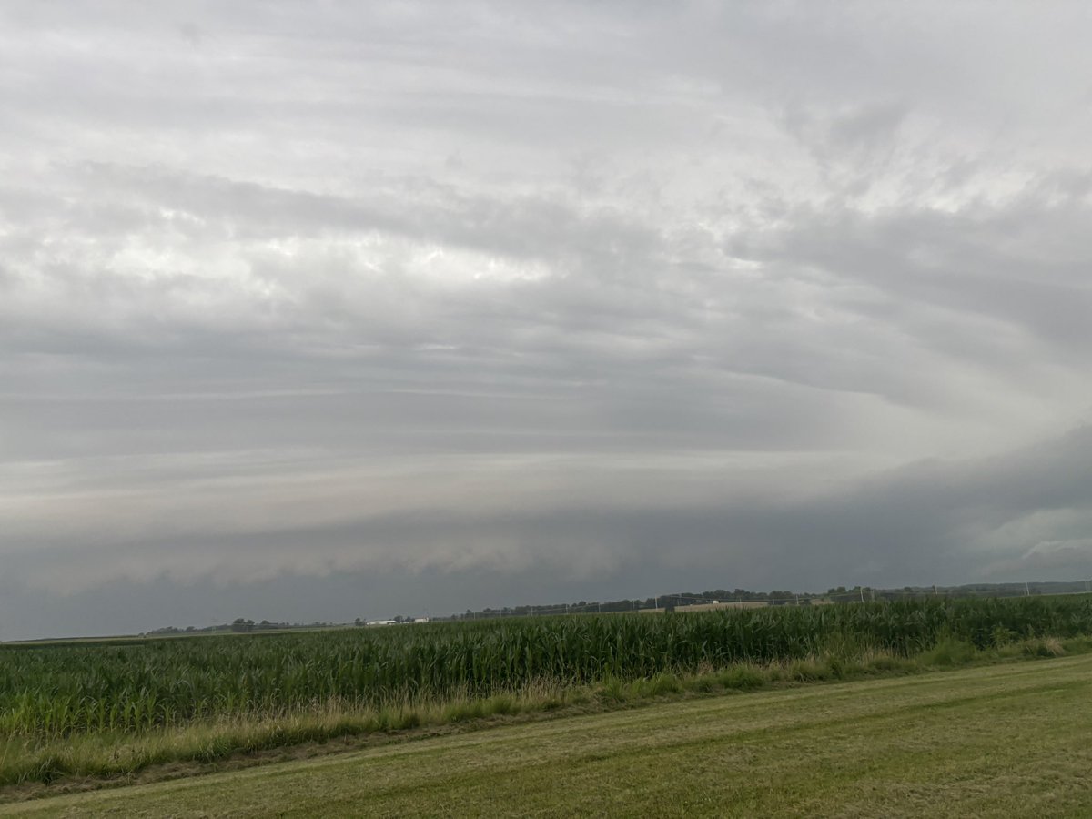 CalebIsChasin's tweet image. Huge mothership storm north west of Sandborn 8:14pm
#inwx