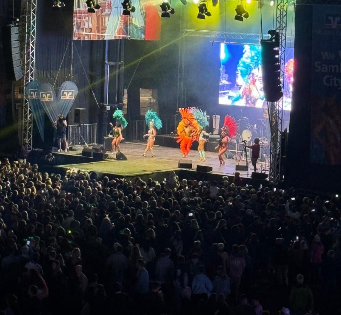 WSO_Security's tweet image. WSO presente en el Festival de Samba en Coburg, Baviera, Alemania 🇩🇪

Agradecemos profundamente la confianza depositada en WSO. ¡Nos vemos en la próxima edición en Coburg! ✨
