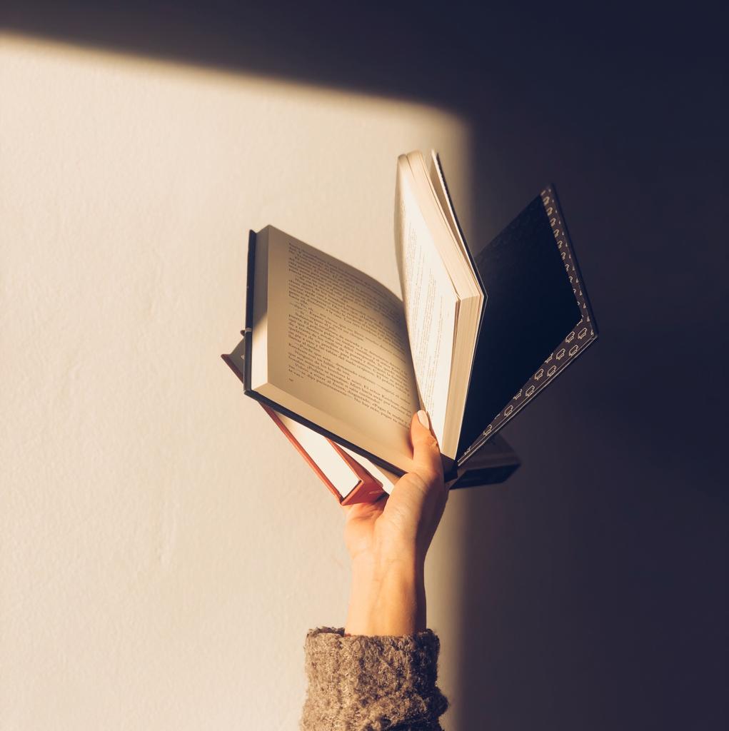 lescribacat's tweet photo. Coneixes TOTES les parts del llibre?
Te les expliquem una per una!
https://t.co/6rhflHuivc https://t.co/n46btIkhLd
