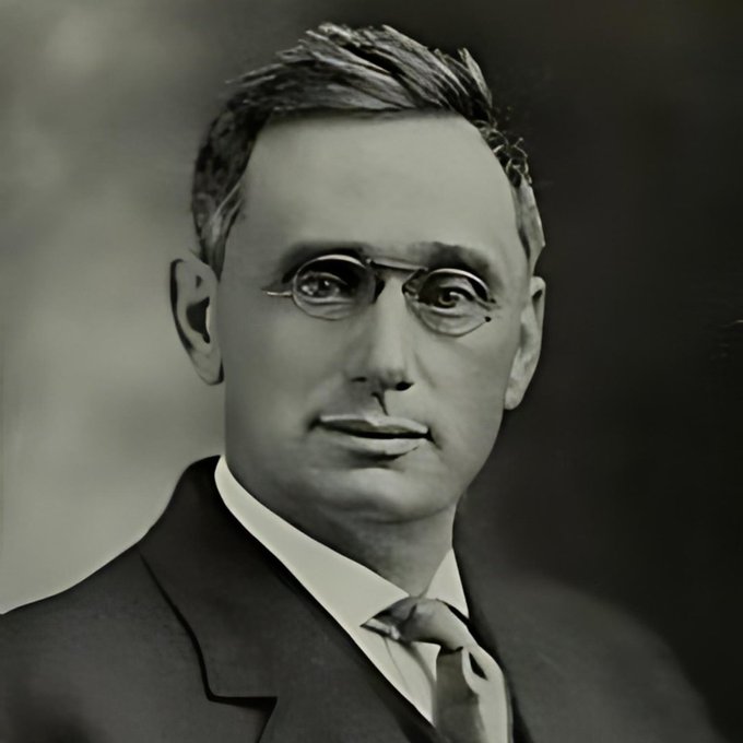 RelearningEcon's tweet image. "We may have democracy, or we may have wealth concentrated in the hands of a few, but we cannot have both."
-Louis Brandeis