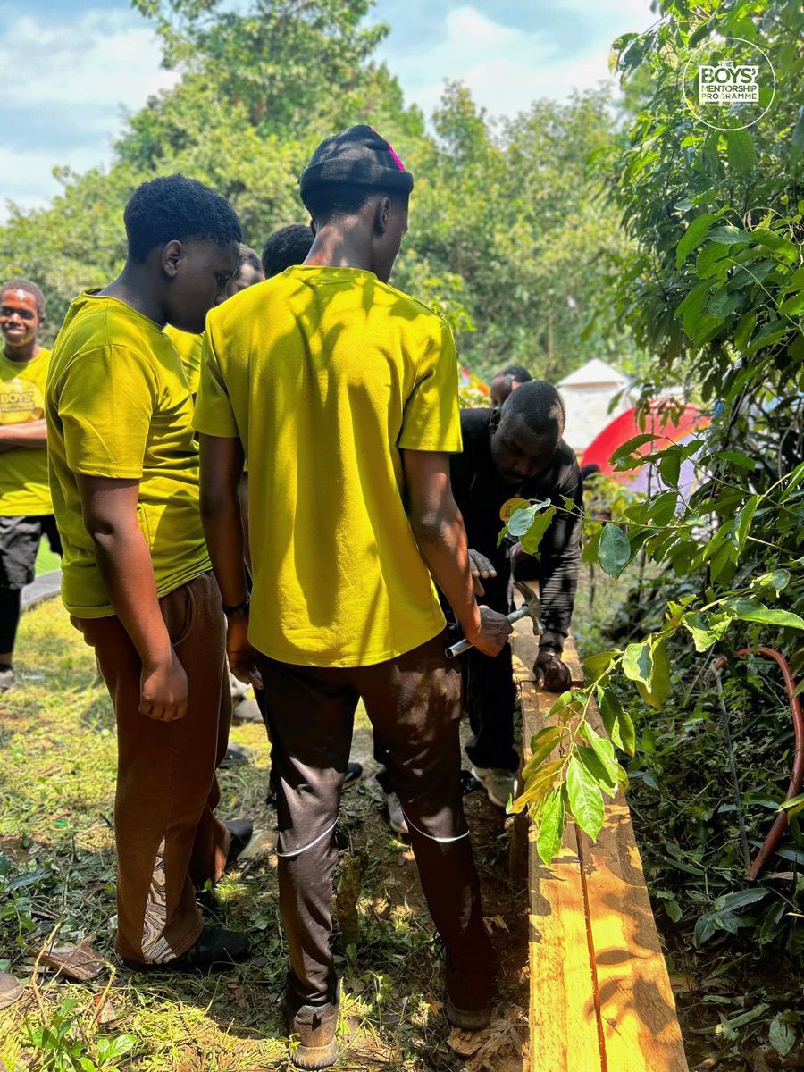 BoyMentorship's tweet image. 🌲 Summer Survival Bootcamp 2025 is ON! Our boys are mastering fire building, shelter-making, and wilderness navigation. So proud of their resilience and teamwork! 🏞️ Follow their epic adventure! #SurvivalCamp #BoysLearning #Summer2025