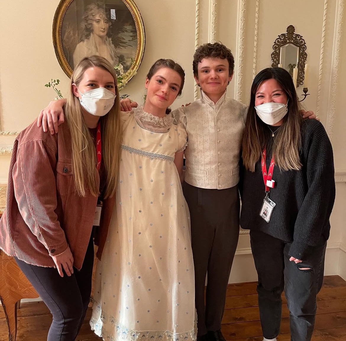 BtonArchives's tweet image. Florence Hunt and Will Tilston behind the scenes of #Bridgerton Season 2