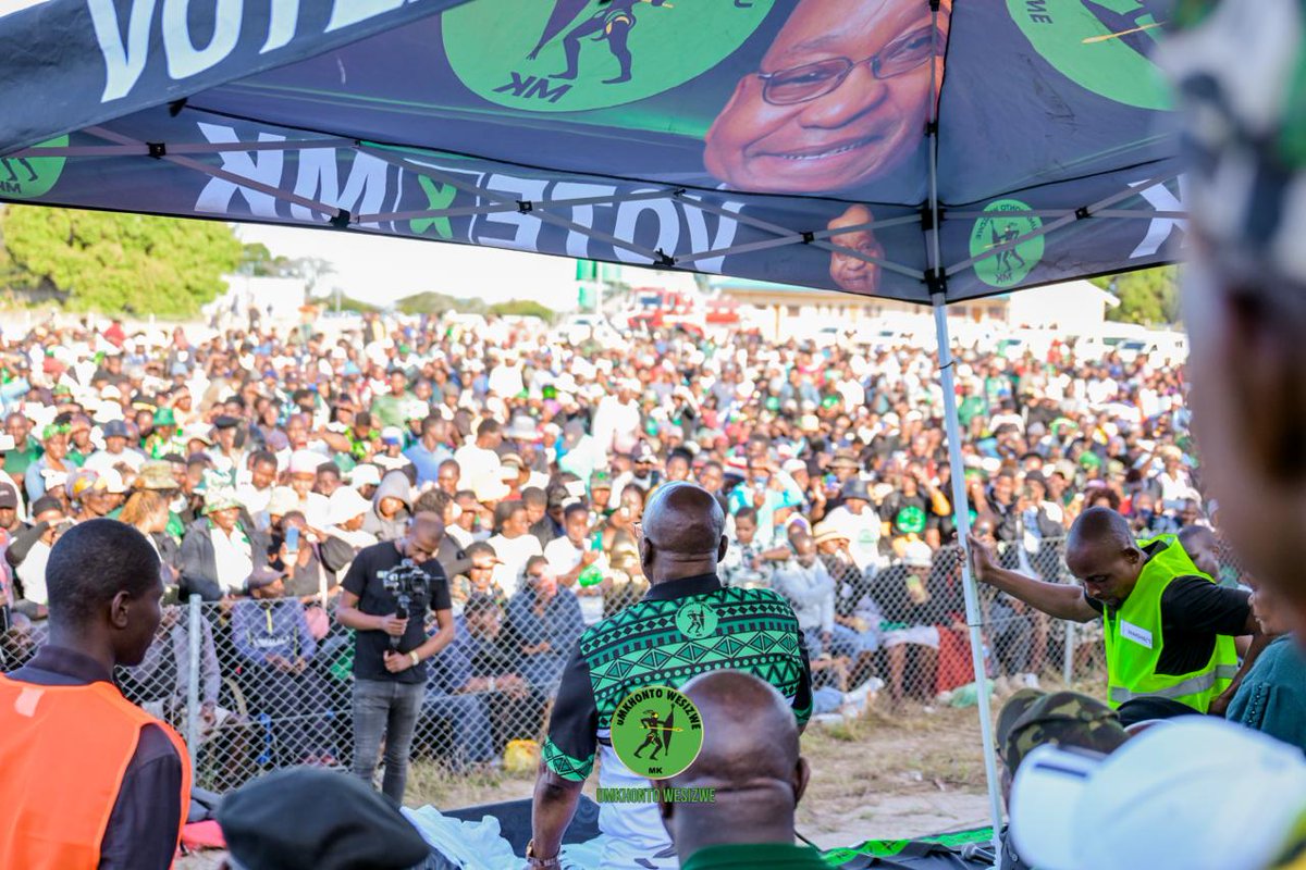 MkhontoweSizwex's tweet image. The uMkhonto weSizwe Party hosted the Syabalanda Prayer at the Manguza -Zuma Sports Ground.
The event was graced by H.E. President Zuma, the Deputy President, National Chairperson, Deputy Chairperson, Treasurer General, KZN Provincial Convenor, Youth League President and…