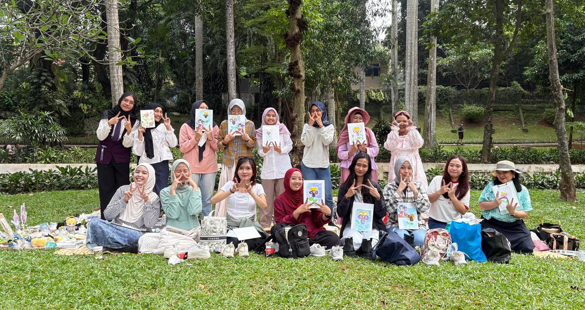 amebunny's tweet image. 🎨🖼 Artsy Pansy Picnic🪻🌸
Vol. 1
Group Photos
🌳Taman Langsat, Jakarta
#영원한원앤온리_해피태민데이
#HAPPYTAEMINDAY
#태민 #TAEMIN