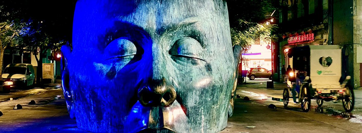 skiphunt's tweet image. Went out for an evening stroll in the Centro. Most everything was shutting down, but got a few nighttime images before calling it a day :) - #Guadalajara #Mexico 🇲🇽 07/20/25
