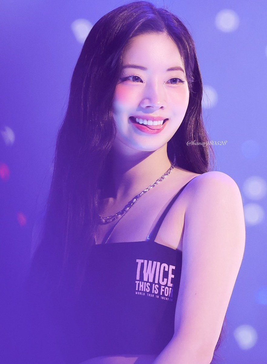 gallerydahyun's tweet photo. https://t.co/s75VKlzCu5