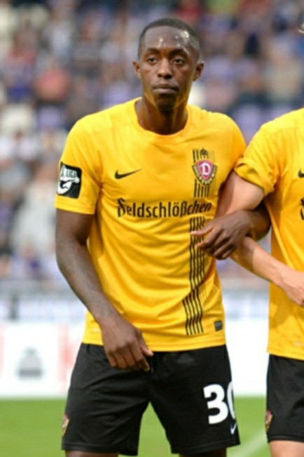 FreitalonTour's tweet photo. Die herzlichsten Geburtstagsgrüße gehen heute an den Furhgill. Alles Gute und maximale Erfolge #sgd1953 #ftlot #fuhrgill #zeldenrust Shots by IMAGO https://t.co/eQJIMQGPJM