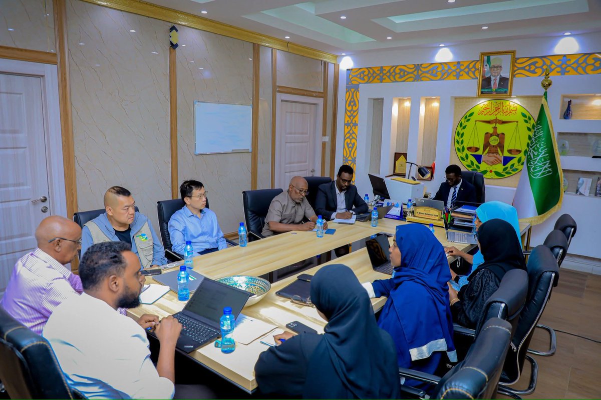 The DG of the Ministry of Health  accompanied by the Director of Public Health  met some of the partner agencies over  of Leishmaniasis, which has been reported in Sanaag region in recent times.