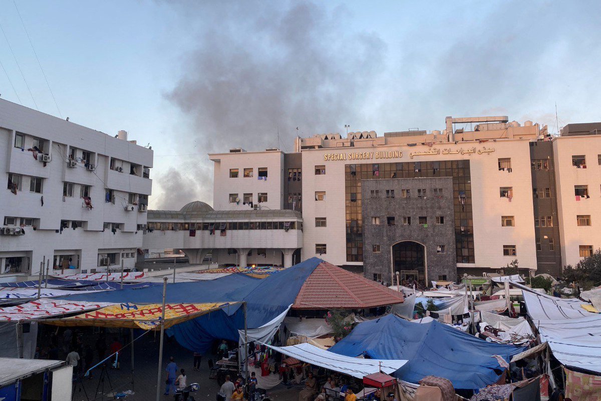 Director of Al-Shifa Medical Complex in Gaza, Mohammad Abu Selmia:

⭕ All medical supplies, food, and fuel in the Gaza Strip have completely run out, and hospitals have shut down.

⭕ We feel deeply abandoned by the entire world, especially by the Arab and Islamic nations.

⭕