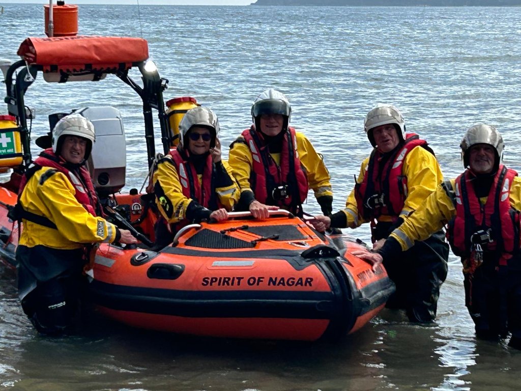 SimonCalder's tweet image. The North Yorkshire coast is beautiful, with some excellent beaches such as Runswick Bay.
But as anywhere on UK shores, there are risks in water. Besides the RNLI's work, local communities also run rescue boats – and I was delighted to meet the guys from Runswick Bay Rescue Boat.