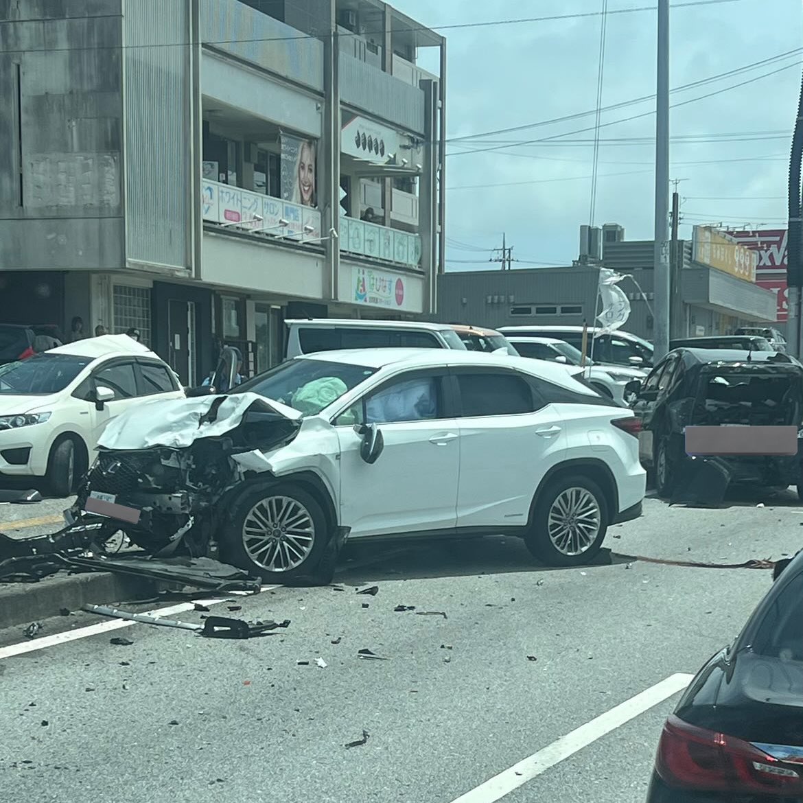localOKINAWA's tweet image. 【沖縄県地元情報局】
南風原からマックスバリュ八重瀬店向け
事故により渋滞中!
付近を通行する方はご注意下さい!
シェアお願いします‼︎
ジャングリアまで2,800円〜で移動できる‼︎
女性専用ライドシェアWely
↓予約しておく↓
app.wely.info/auth/welcome