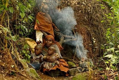 Discover the rich culture of Bwindi! Take a 3-hour village walk in Buhoma to experience Bakiga and Batwa traditions. Visit bwindiforestnationalparkuganda.com/cultural-visit…   #bwindiimpenetrablepark
#bwindinationalpark
#bwindipark