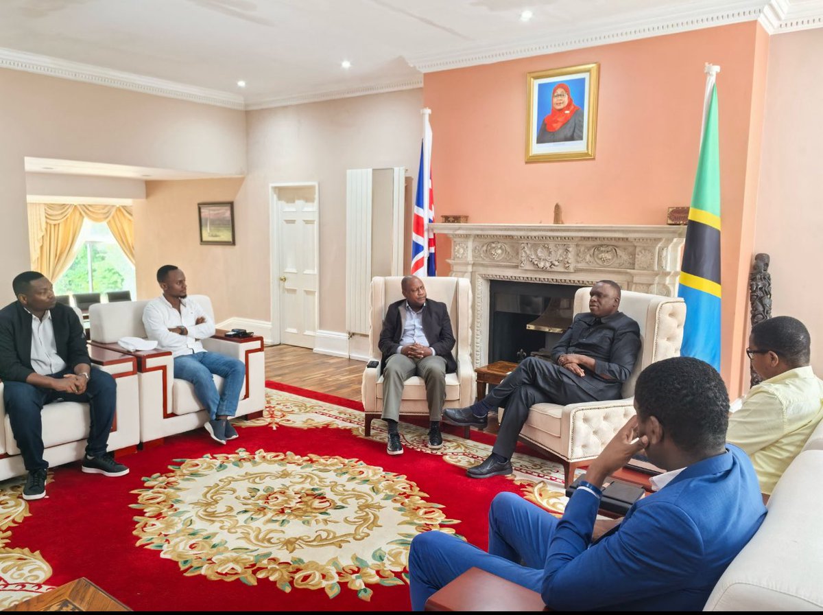 MbelwaK's tweet image. Ujumbe wa Benki ya NBC Tanzania ulioongozwa na Mkurugenzi Mkuu Ndugu Theobald Sabi ulitembelea Ubalozi ambapo nilipata fursa ya kuwashukuru kwa ushirikiano wao kwa Ubalozi katika utekelezaji wa diplomasia ya uchumi. Wamenihakikishia utayari wao kutoa huduma za kibenki kwa…