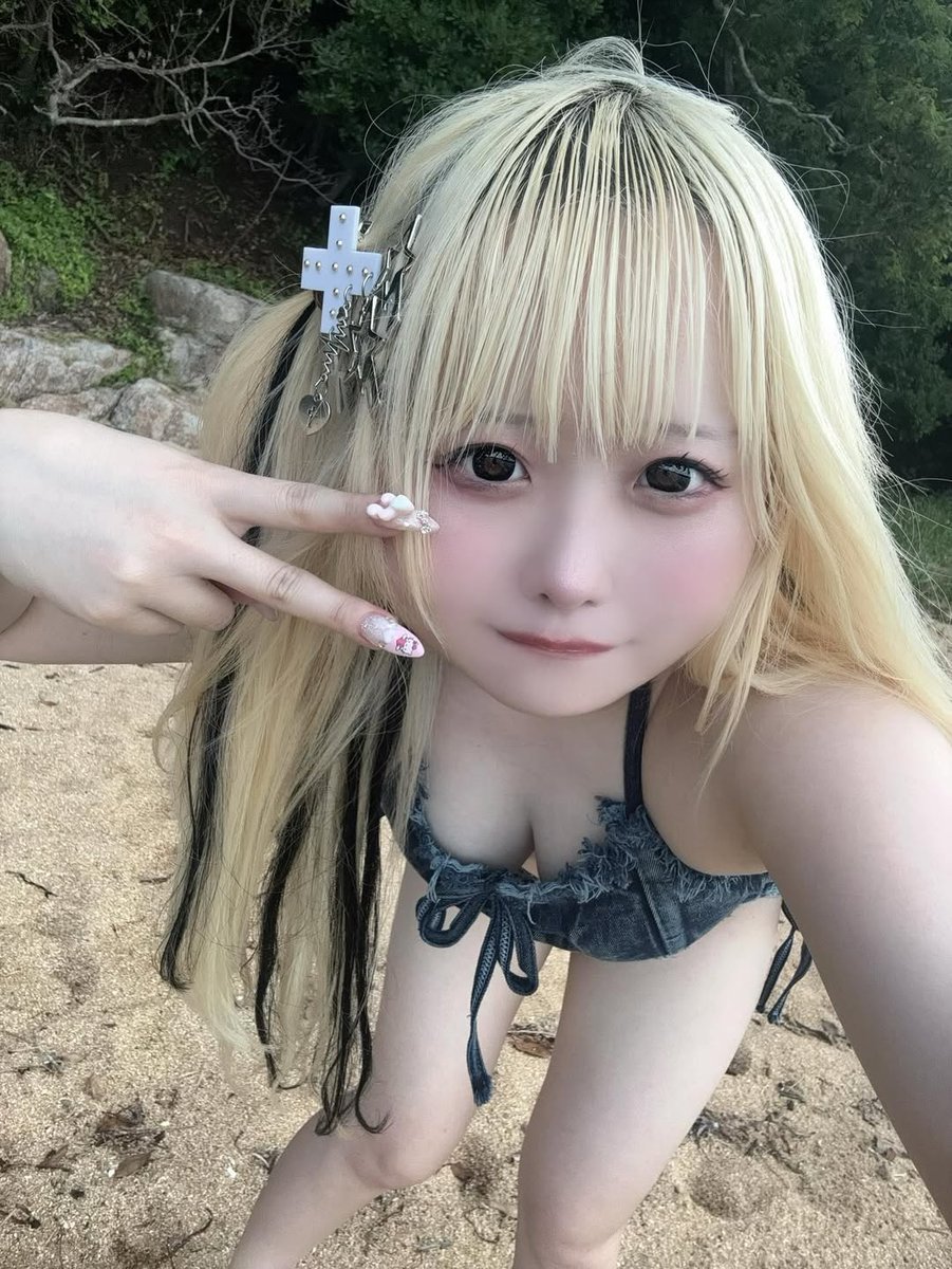 shiko45rin's tweet photo. 水着の時期ですねぇ❤

✏️ https://t.co/hyq5ZuUkK1