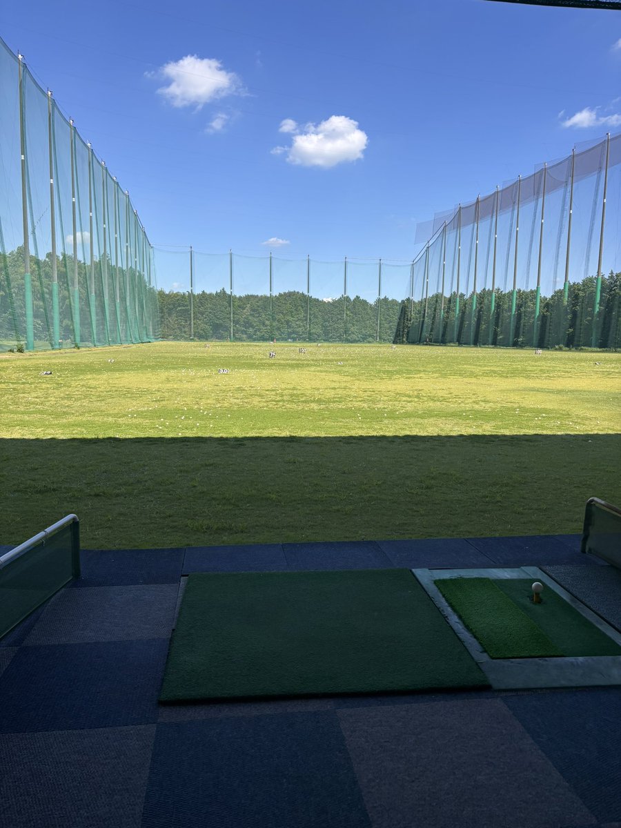 クソ暑いから練習場も割と空いてる〜