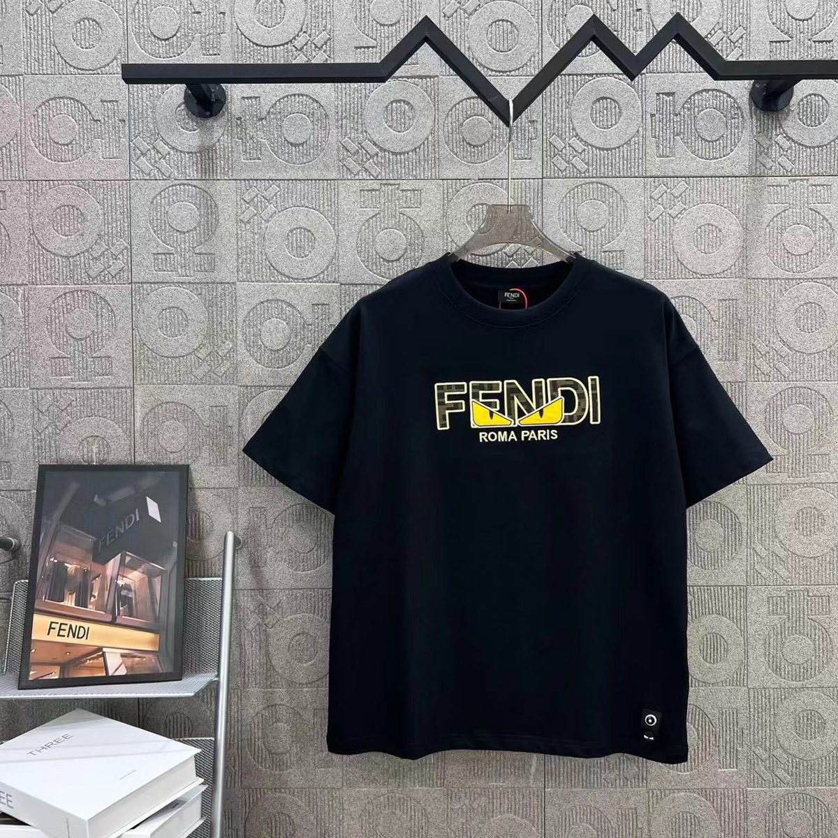 xxlarge_bigdick's tweet photo. *Premium  luxury FENDI T-Shirts now available in store 🏬 Price:NGN18,000. Quality check 💯💯 sizes: large, X-Large, xxlarge. Kindly repost 🙏 https://t.co/HM6J1TJVUu