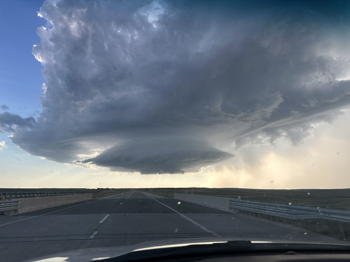 JimothyPimpin's tweet image. Just a couple other shots of that storm that was by Kadoka SD that had great structure but never produced a tornado