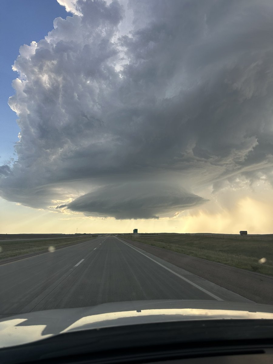 JimothyPimpin's tweet image. Just a couple other shots of that storm that was by Kadoka SD that had great structure but never produced a tornado