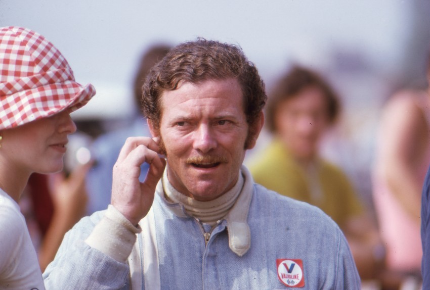 Un 21 de julio de 2021 fallecía a los 84 años el piloto francés Jean-Pierre Jaussaud. 1 GP no puntuable, el International Trophy ’71, 8º con un F5000. Sus éxitos llegaron con sports: ganó Le Mans en ’78 con Renault y en ’80 con Rondeau, 3º en ’73 y ’75. 2º en la F2 del ’72.