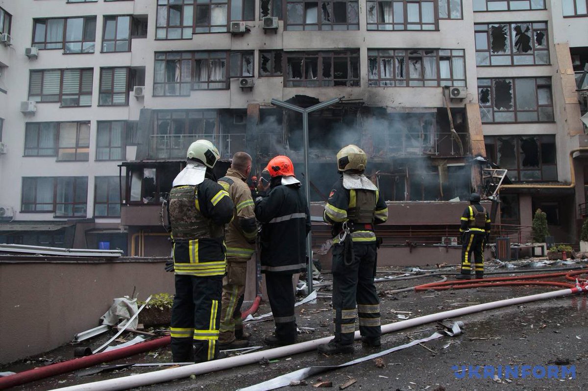 maria_drutska's tweet image. Kyiv in the morning after another night of Russian terror