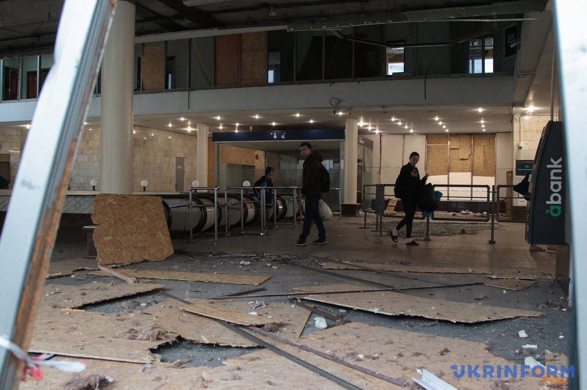 maria_drutska's tweet image. Kyiv in the morning after another night of Russian terror