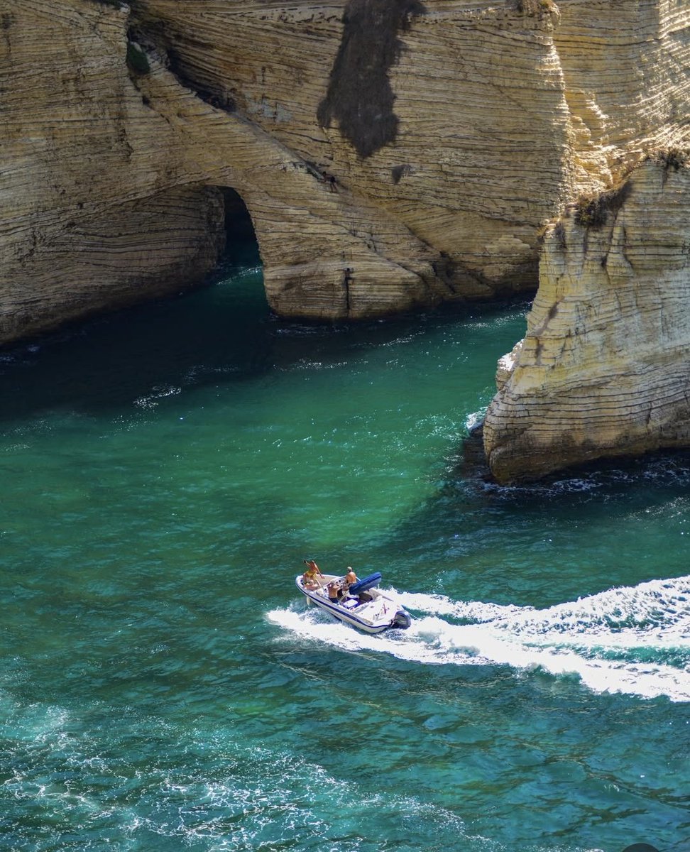 BeirutPhoto23's tweet image. خدني مشوار عالروشة عالمنارة
بدي بيروت حاكيها حارة بحارة 🇱🇧
#صباح_الخير