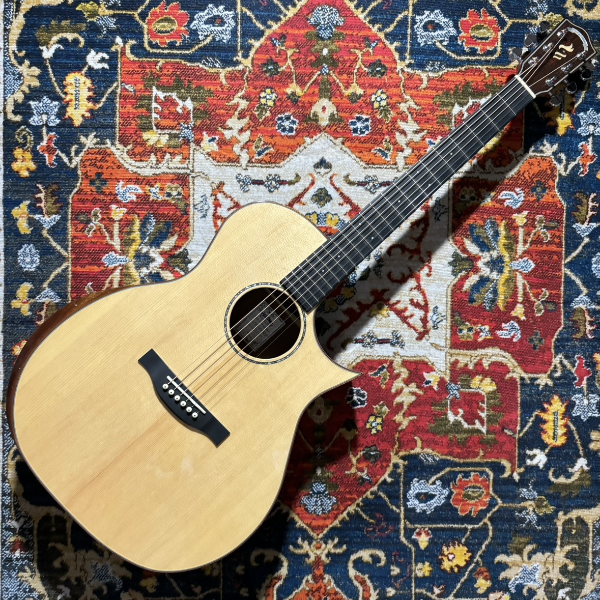 shima_toyokawa's tweet image. 【Headway Acoustic Fair 2025】
商材紹介⑧
HGAF-5090SE/C
独特なHGAFシェイプで、サイド&バックにサペリ材を採用。中音域の甘い響きが特徴です。
手に取りやすい価格ながら随所からつくりの良さを感じられる、ハイコストパフォーマンスな一本です!
#ヘッドウェイ #ギターフェア