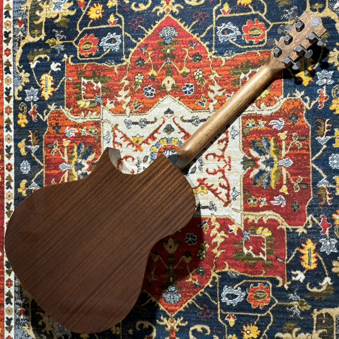 shima_toyokawa's tweet image. 【Headway Acoustic Fair 2025】
商材紹介⑧
HGAF-5090SE/C
独特なHGAFシェイプで、サイド&バックにサペリ材を採用。中音域の甘い響きが特徴です。
手に取りやすい価格ながら随所からつくりの良さを感じられる、ハイコストパフォーマンスな一本です!
#ヘッドウェイ #ギターフェア