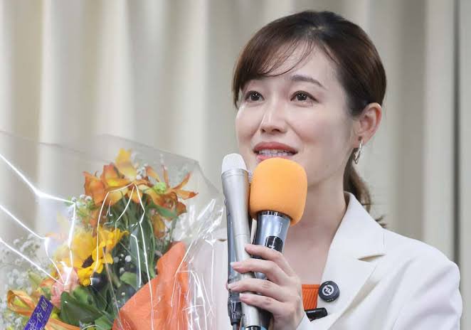 sayaohgi's tweet image. 皆さまへ💐
このたびの参議院選挙において、
参政党東京選挙区から
初当選を果たすことができました!
心の底から…ありがとうございます🥹✨
無名の私がこうして新たな一歩を踏み出せたのは、皆さまお一人おひとりの応援があったからです。
そして、何よりも――
連日一緒にビラを配ってくださったり、…