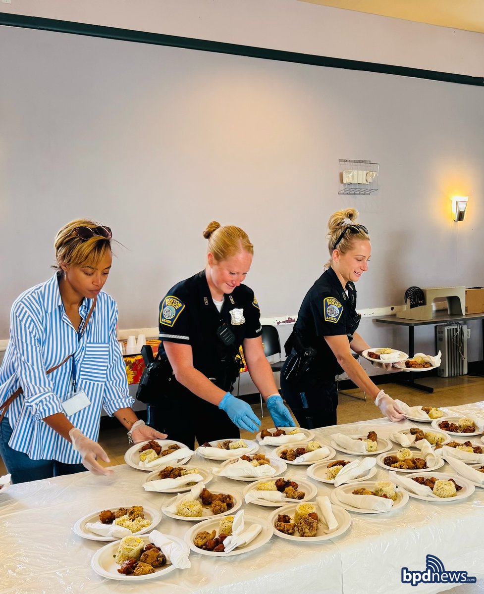 BPD in the Community: District C-11 Serves Lunch at Viet-Aid Community Center police.boston.gov/2025/07/20/bpd…