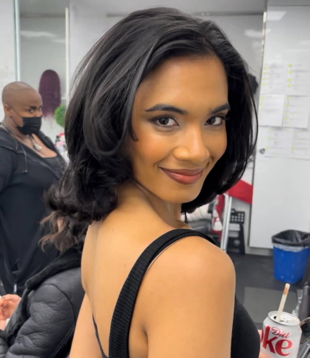 supriyaganeshbr's tweet image. Fotos dos bastidores para caracterização da personagem Nova em Grown-ish💄: Emily Isaac | makeupbyemilyisaac