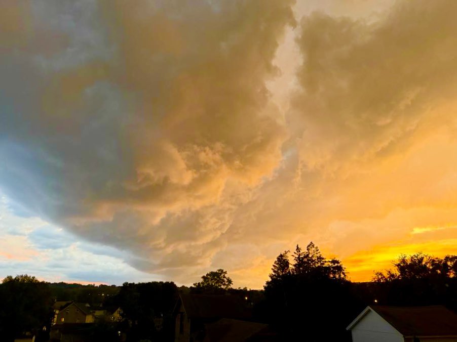 Danbury_WX's tweet image. Some pretty epic shots from the sunset storms across Greater Danbury.