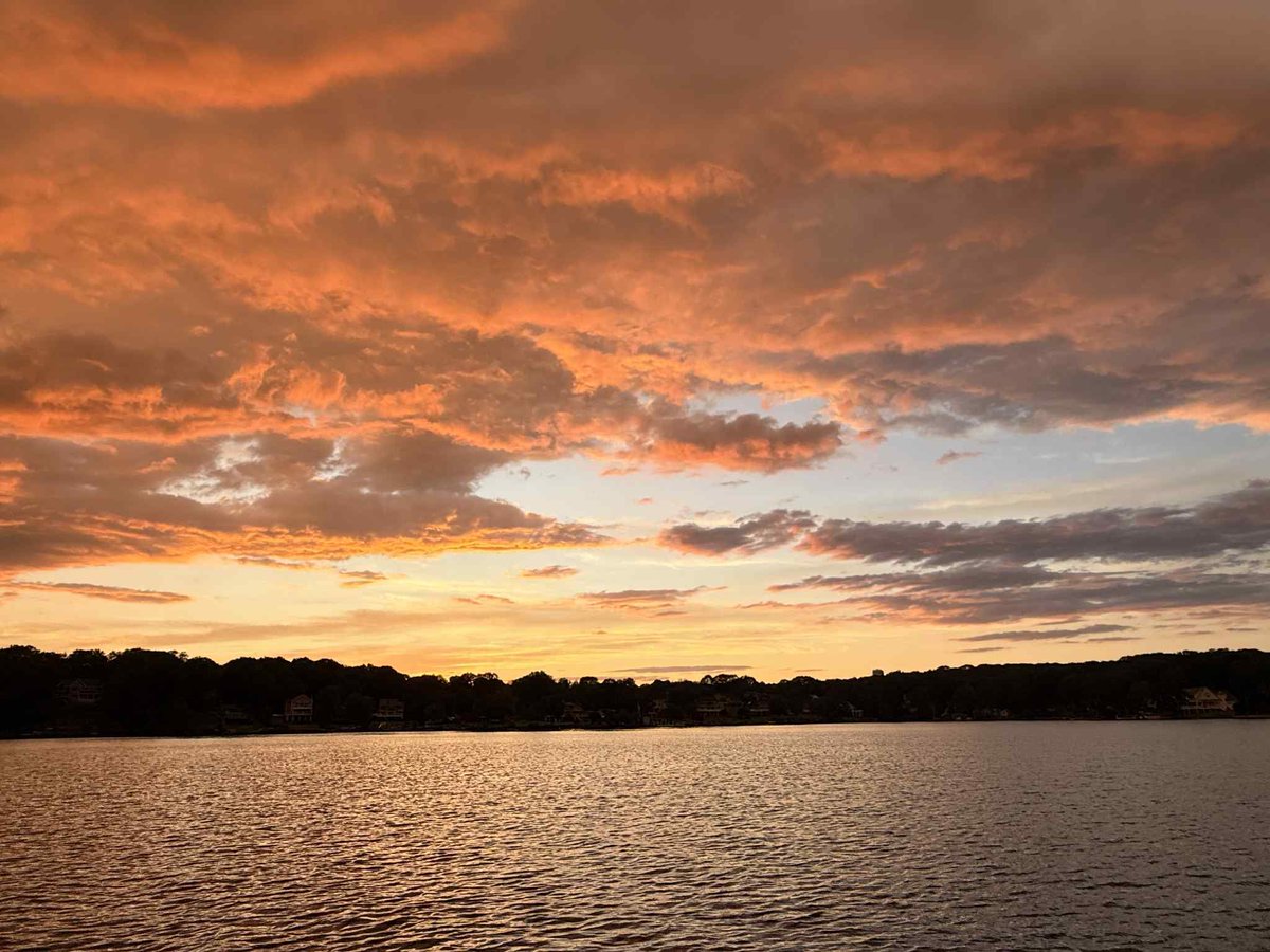Danbury_WX's tweet image. Some pretty epic shots from the sunset storms across Greater Danbury.