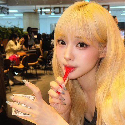 seoyeonpill's tweet photo. #NewProfilePic #YoonSeoyeon #FemmeFriday #LoveIsLove #StopLooking https://t.co/kzu8V1Sn8m