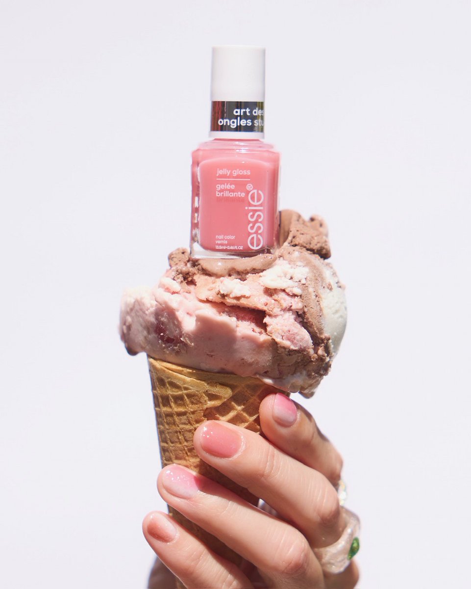 essie's tweet image. a fresh mani is the perfect sweet treat 🩷
shade:
- ‘slushy sun’
- ‘arctic jelly’
- ‘divine dimension’

#nationalicecreamday