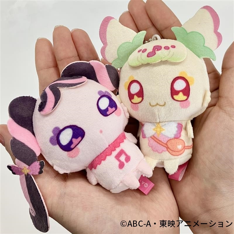 PrecureShokugan's tweet image. 🎀いよいよ発売🎀
\キミとアイドルプリキュア♪ふわふわおでかけますこっと/
手のひらサイズのコロンとした可愛いマスコットです♪
お菓子売り場で探してね💖
bandai.co.jp/candy/products…
#プリキュア #precure #キミプリ