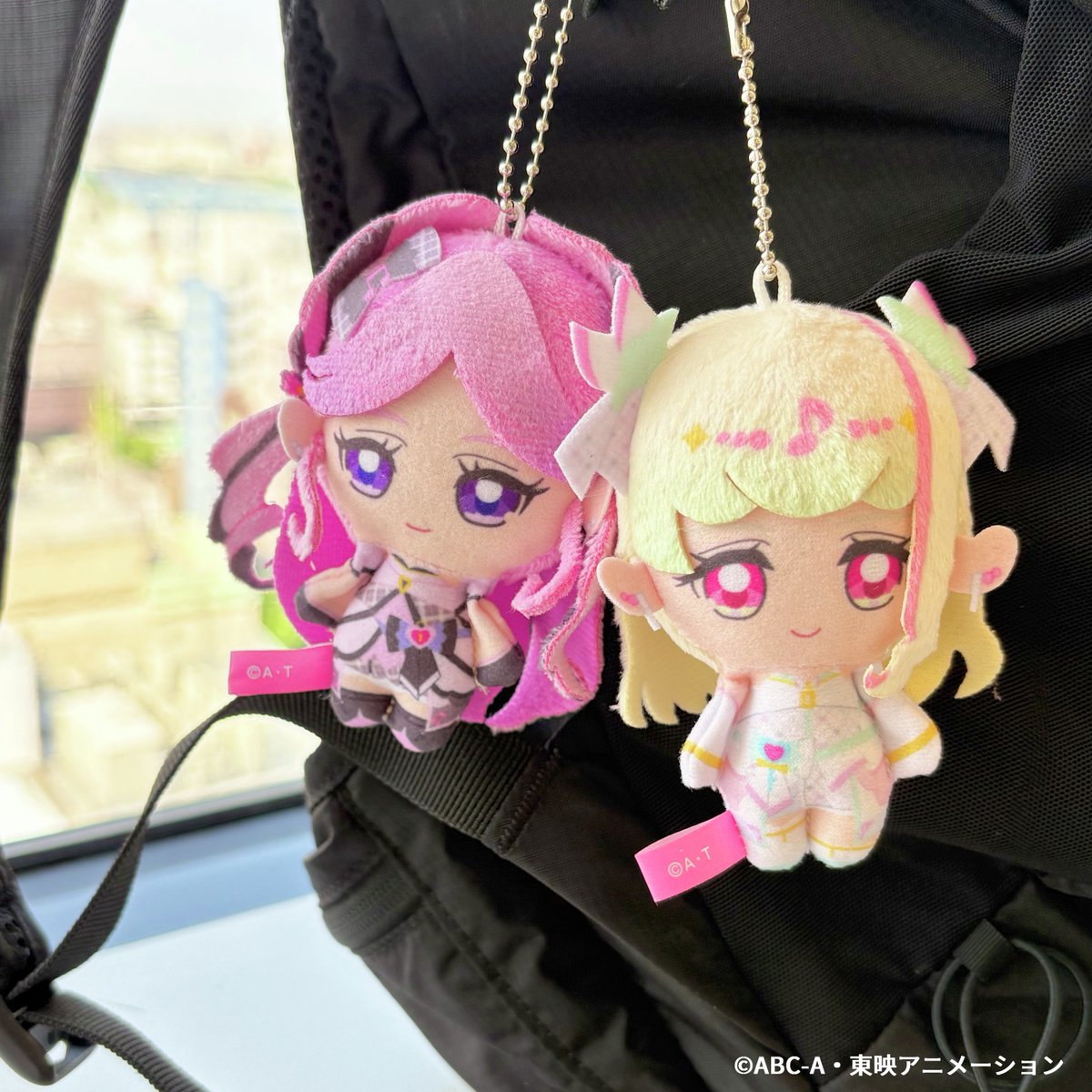 PrecureShokugan's tweet image. 🎀いよいよ発売🎀
\キミとアイドルプリキュア♪ふわふわおでかけますこっと/
手のひらサイズのコロンとした可愛いマスコットです♪
お菓子売り場で探してね💖
bandai.co.jp/candy/products…
#プリキュア #precure #キミプリ