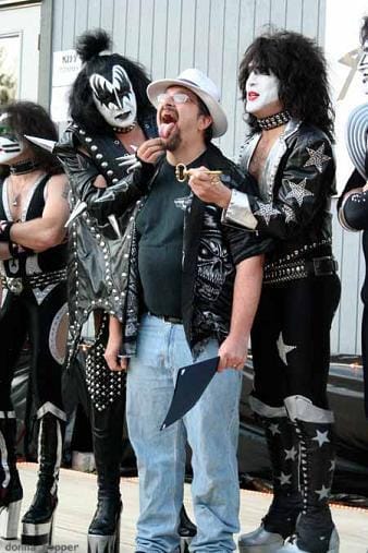 kiss's tweet image. #KISSTORY - July 20, 2007 - Mayor Bosbous proclaimed KISS Appreciation Day in Sault Ste. Marie, Michigan! The band was given the keys to the city for their contribution to the music industry, commitment to their craft and undying devotion to their fans.