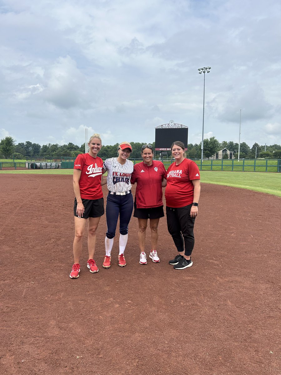 Kayleigh Niles (@kayleighniles) on Twitter photo Great day at <a href="/IndianaSB/">Indiana Softball</a> learning from an awesome coaching staff! Thank you <a href="/CoachStanton/">Shonda Stanton</a>, <a href="/KendraKirkhoff/">Kendra Kirkhoff</a>, <a href="/calyhend/">Cassie Hendrix</a> and Chanda Bell for working with me today! I canāt wait to come back! #GoHoosiersā¤ļø Great day at <a href="/IndianaSB/">Indiana Softball</a> learning from an awesome coaching staff! Thank you <a href="/CoachStanton/">Shonda Stanton</a>, <a href="/KendraKirkhoff/">Kendra Kirkhoff</a>, <a href="/calyhend/">Cassie Hendrix</a> and Chanda Bell for working with me today! I canāt wait to come back! #GoHoosiersā¤ļø