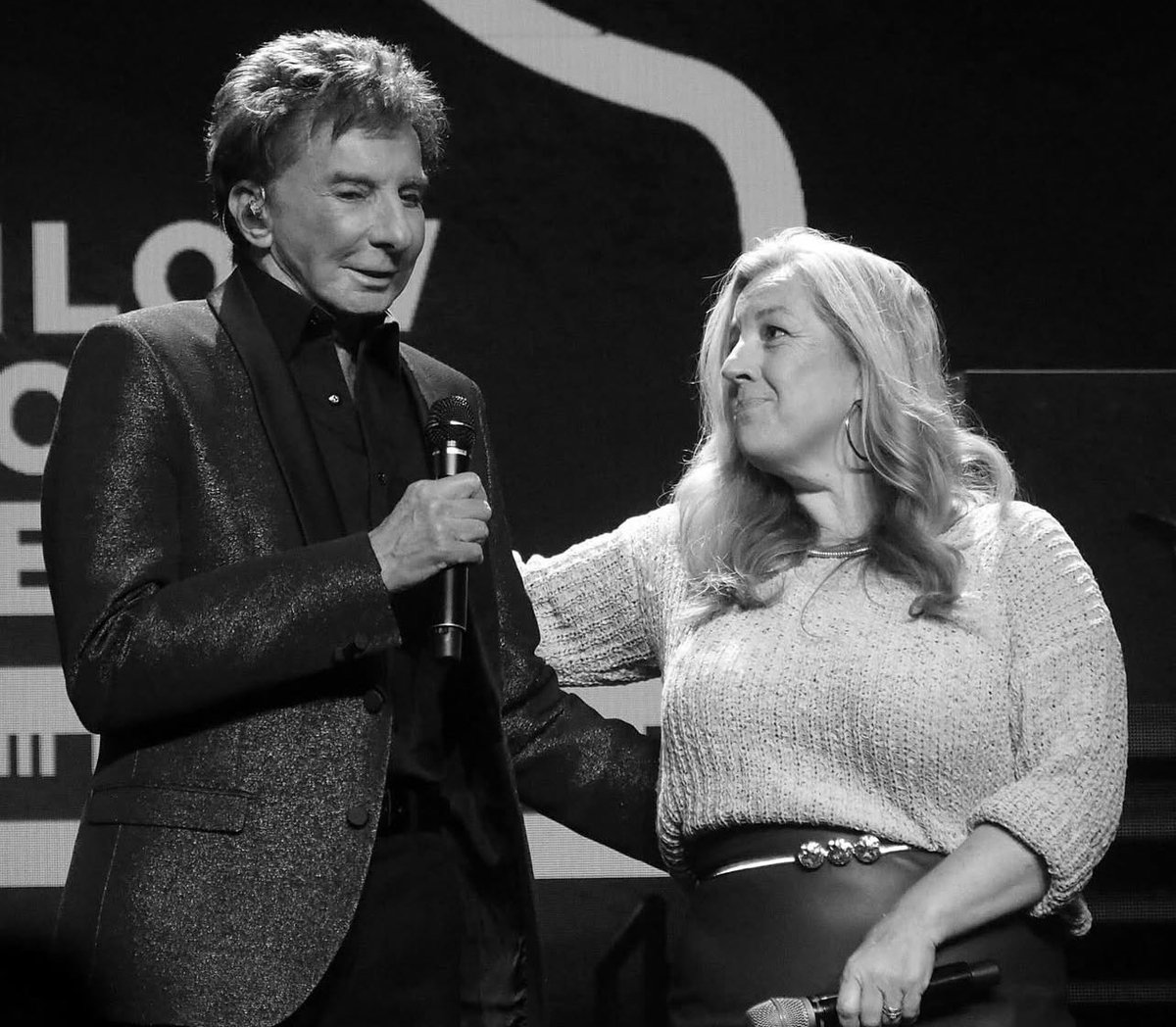 barrymanilow's tweet image. On July 19th, 2025 at MANILOW The Last Sacramento Concert, #BarryManilow was honored by Senator Ashby and the California State Senate for his years of dedication and support for music education and teachers across the country through the #ManilowMusicProject.
The resolution…
