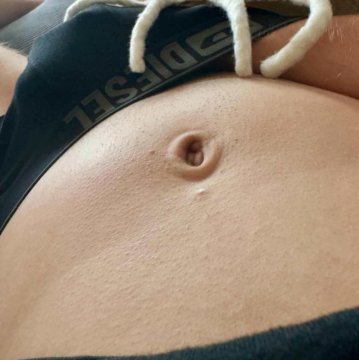 JimmyRoseee's tweet image. What would you do ? 🤭 #bellybutton 
#navel